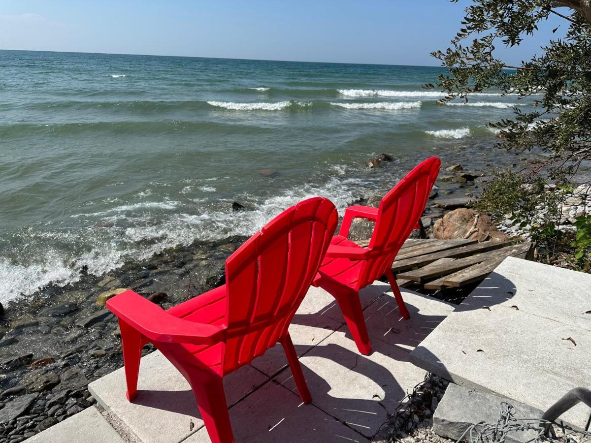 The Wind In The Willows - Luxury Lakefront Oasis Cobourg Exterior foto